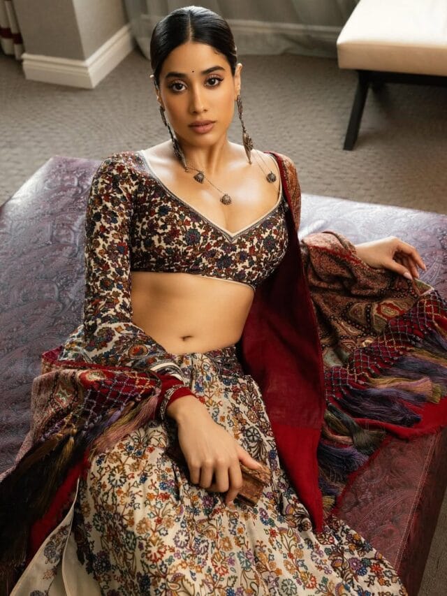 Janhvi Kapoor का रॉयल लुक हुआ वायरल